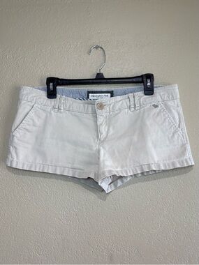 Abercrombie & Fitch Khaki Tan Low Rise Y2K Style Stretch Shorts
